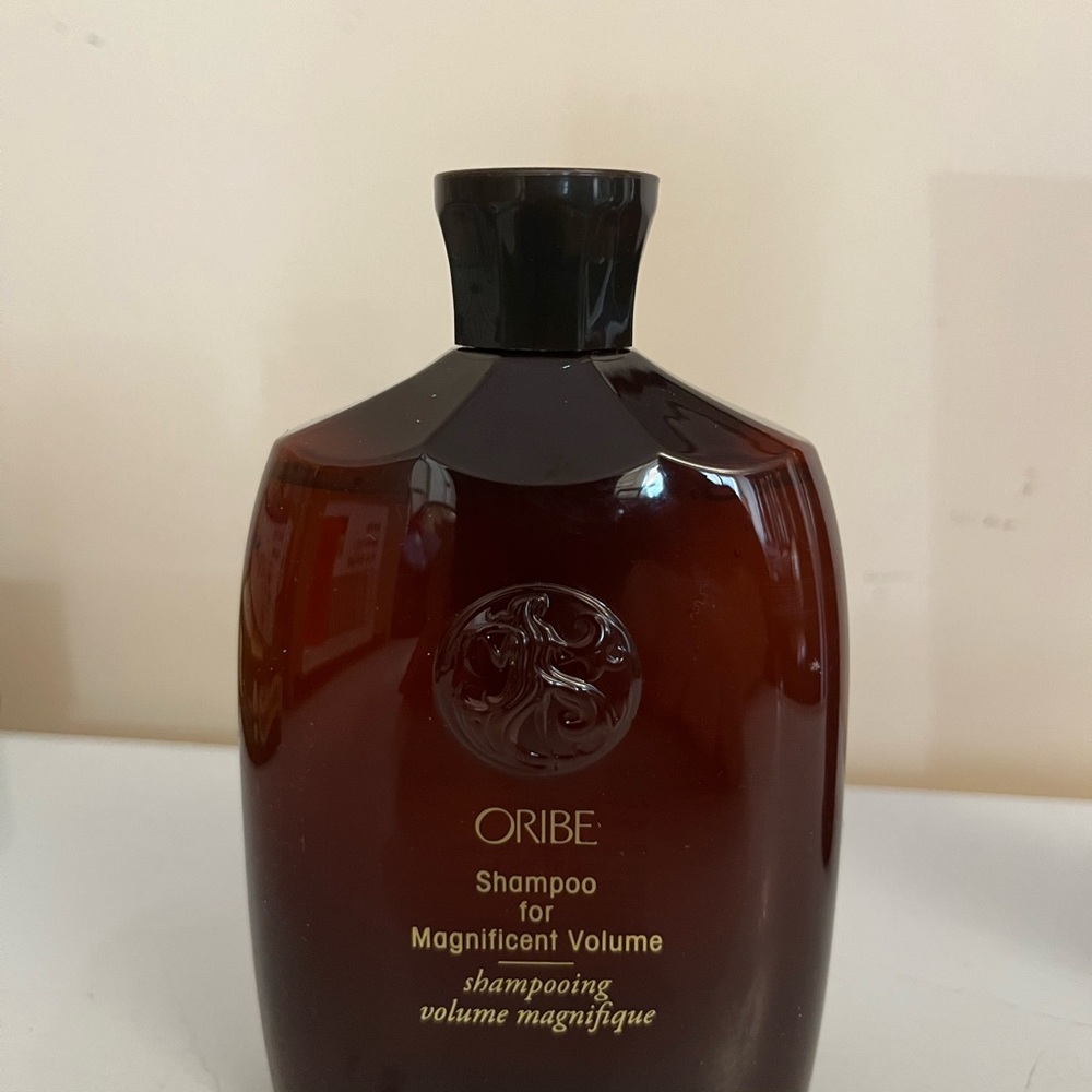 Oribe Magnificent Volume Shampoo and Conditioner Set - Picture 2 of 3